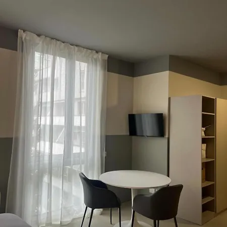 Your Lakeside Apartment *
